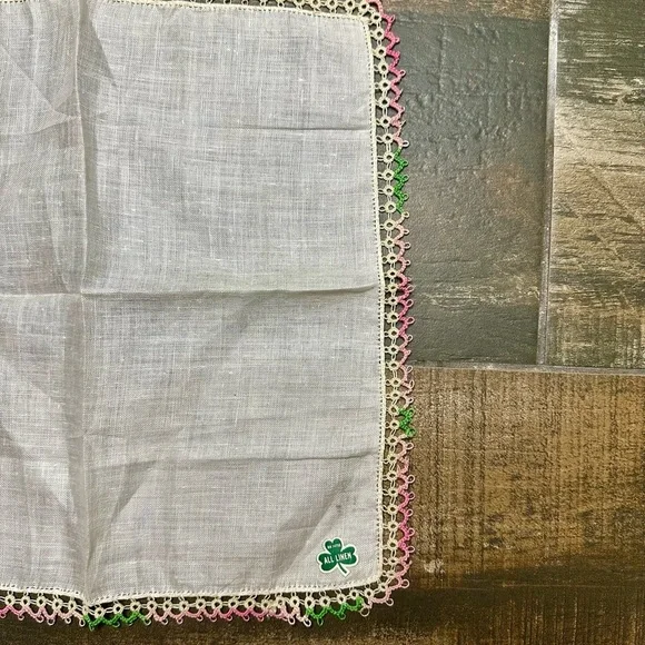 Vintage Linen Handkerchief w/ Pink & Green Lace Trim – 15” - Picture 4 of 6